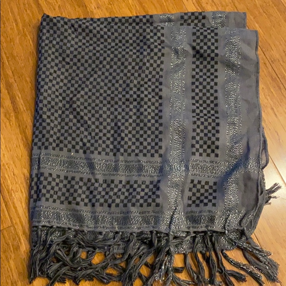Izzue Checkered Scarf